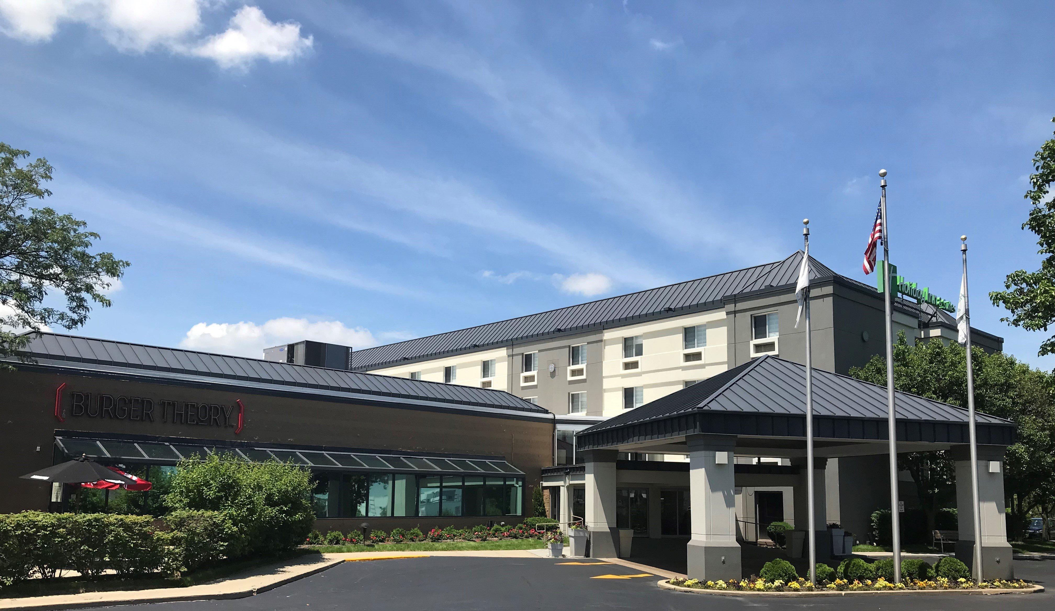 Holiday Inn & Suites Chicago-Carol Stream Wheaton By Ihg Exterior photo