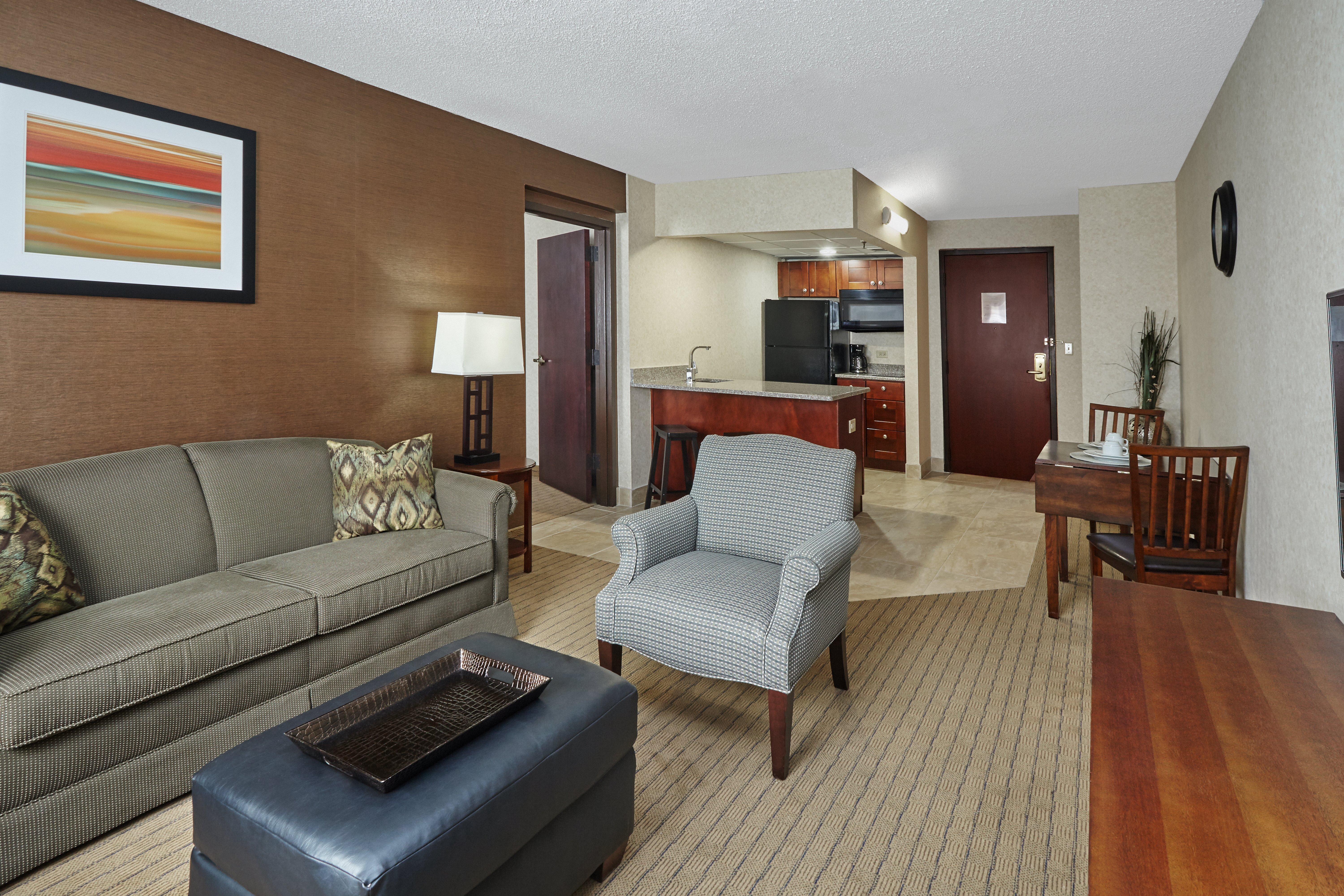 Holiday Inn & Suites Chicago-Carol Stream Wheaton By Ihg Exterior photo