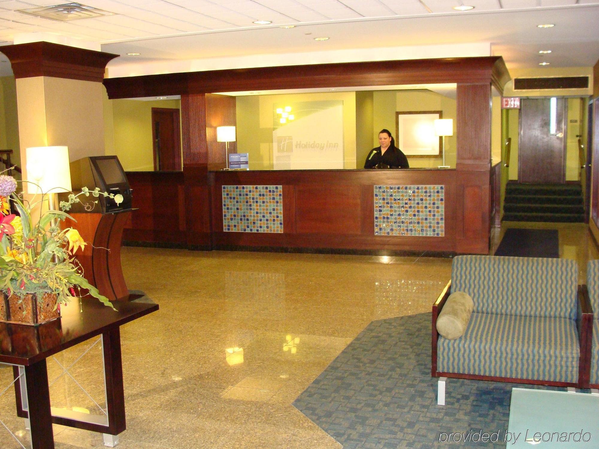 Holiday Inn & Suites Chicago-Carol Stream Wheaton, An Ihg Hotel Interior photo