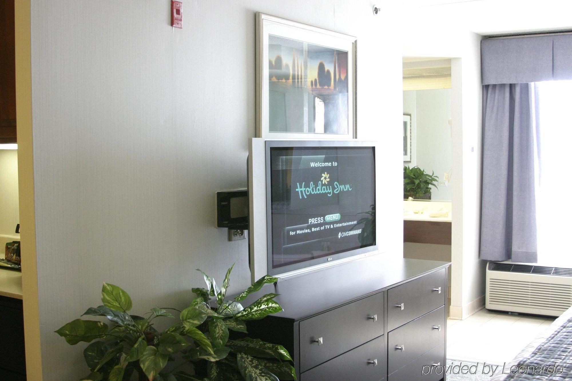 Holiday Inn & Suites Chicago-Carol Stream Wheaton By Ihg Exterior photo